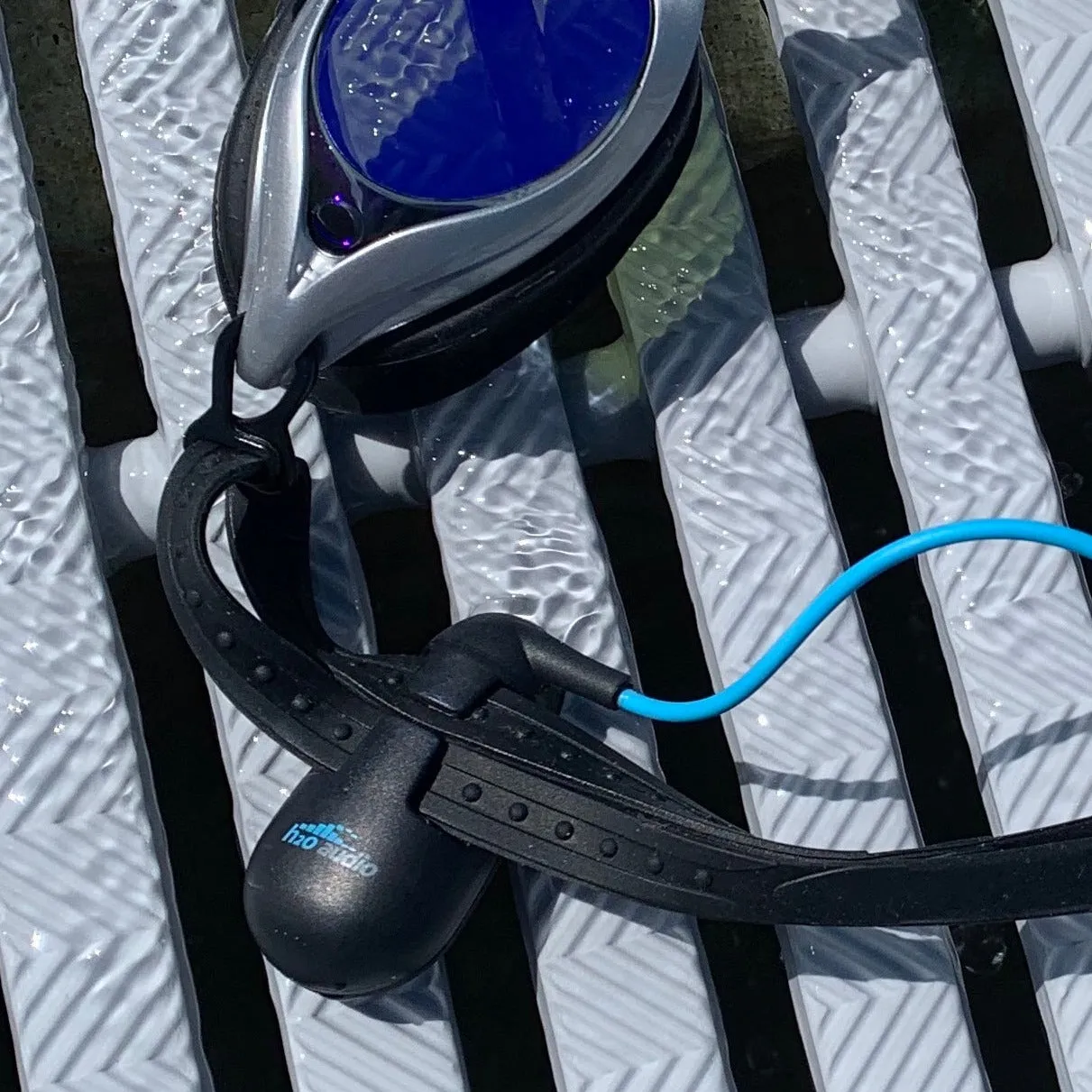 STREAMDM - Waterproof MP3 player with Bluetooth